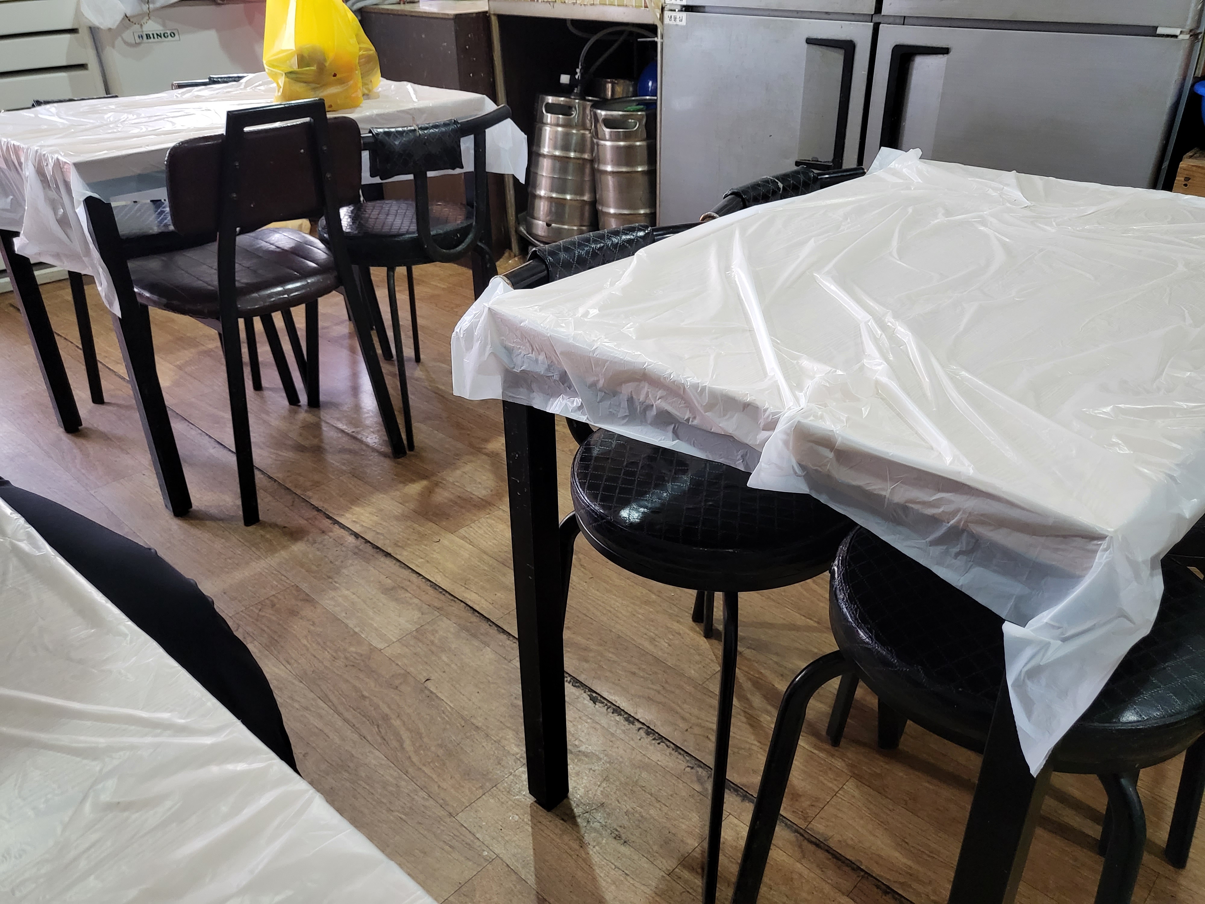 청주 과일주는 치킨집 - 테이블