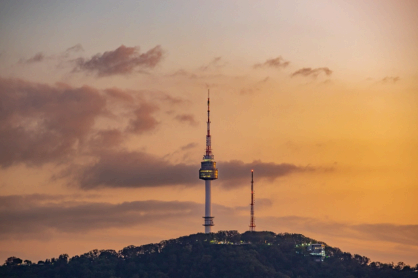 한국의 콘텐츠의 위상 처럼 높이 솟아 오른 도시 풍경 (이미지 : 픽사베이. 무료 상업적 이용가능) * 출처 : https://pixabay.com/ko/photos/%EC%95%BC%EA%B2%BD-%EC%96%B4%EB%91%90%EC%9A%B4-%EC%84%9C%EC%9A%B8-%EB%8C%80%ED%95%9C%EB%AF%BC%EA%B5%AD-7523474/