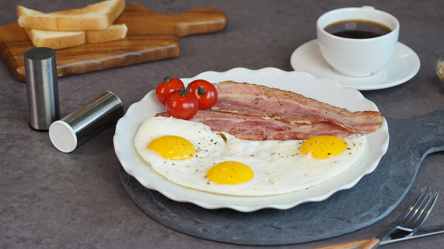 계란후라이와 베이컨