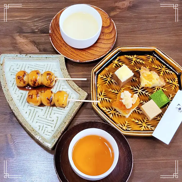 홍차 녹차 당고 양갱 모나카 디저트 특별한 인연이 있는 동양식 찻집 카페 포항 구룡포 일본인 가옥 거리 맛집