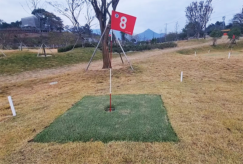 삼천포 모충파크골프장. 경남 사천시 송포동 1144-1 (모충공원 내)