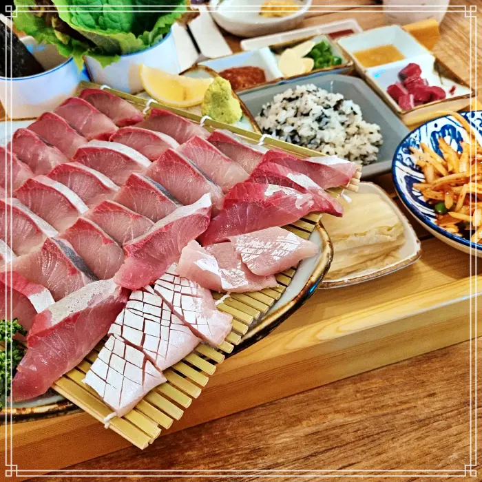 토밥좋아, 토요일은 밥이 좋아 제주 서귀포 용머리해안 모슬포식 고등어회 쌈밥 백반 맛집