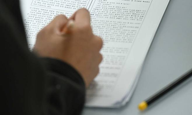 수능 사인펜 잉크 문제 번짐 터짐 수험생 350명 피해 구제방안 해야할 일 대응