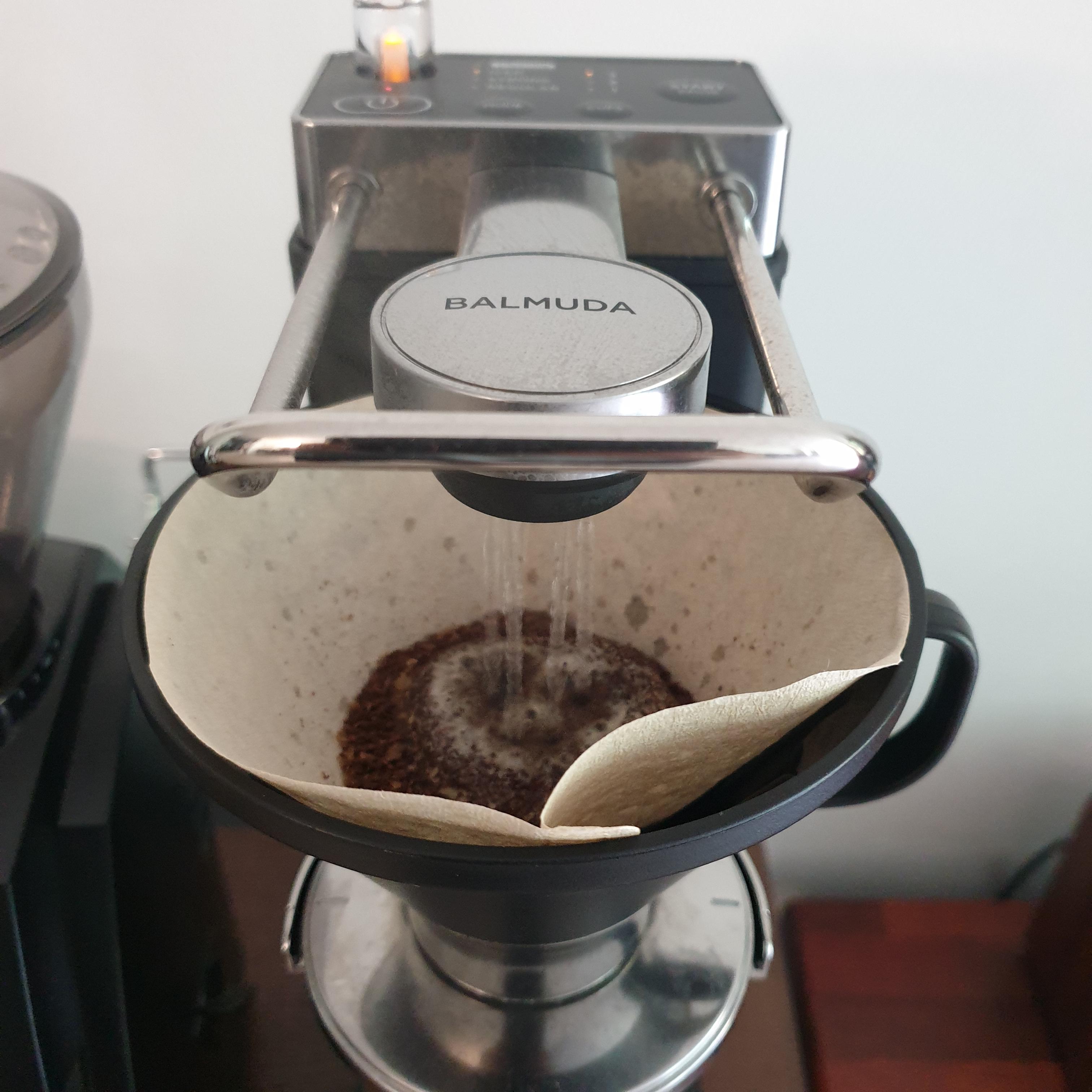 발뮤다 더 브루 _ 아이스 아메리카노 추출 _ 드립