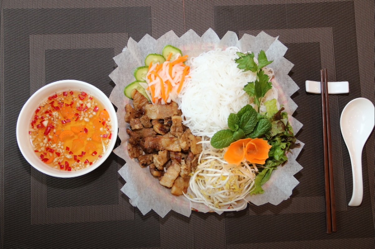 충정로 하노이맛집 솔직 리뷰|쌀국수와 반미의 진짜 맛
