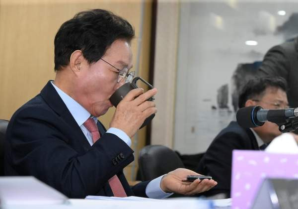 박완수 경찰 조사 13시간｜공직선거법 위반 혐의&middot;딥페이크&middot;관권선거 의혹&middot;경남도 반박&middot;사퇴 요구