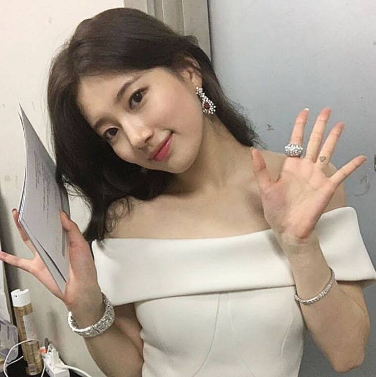 배우-수지