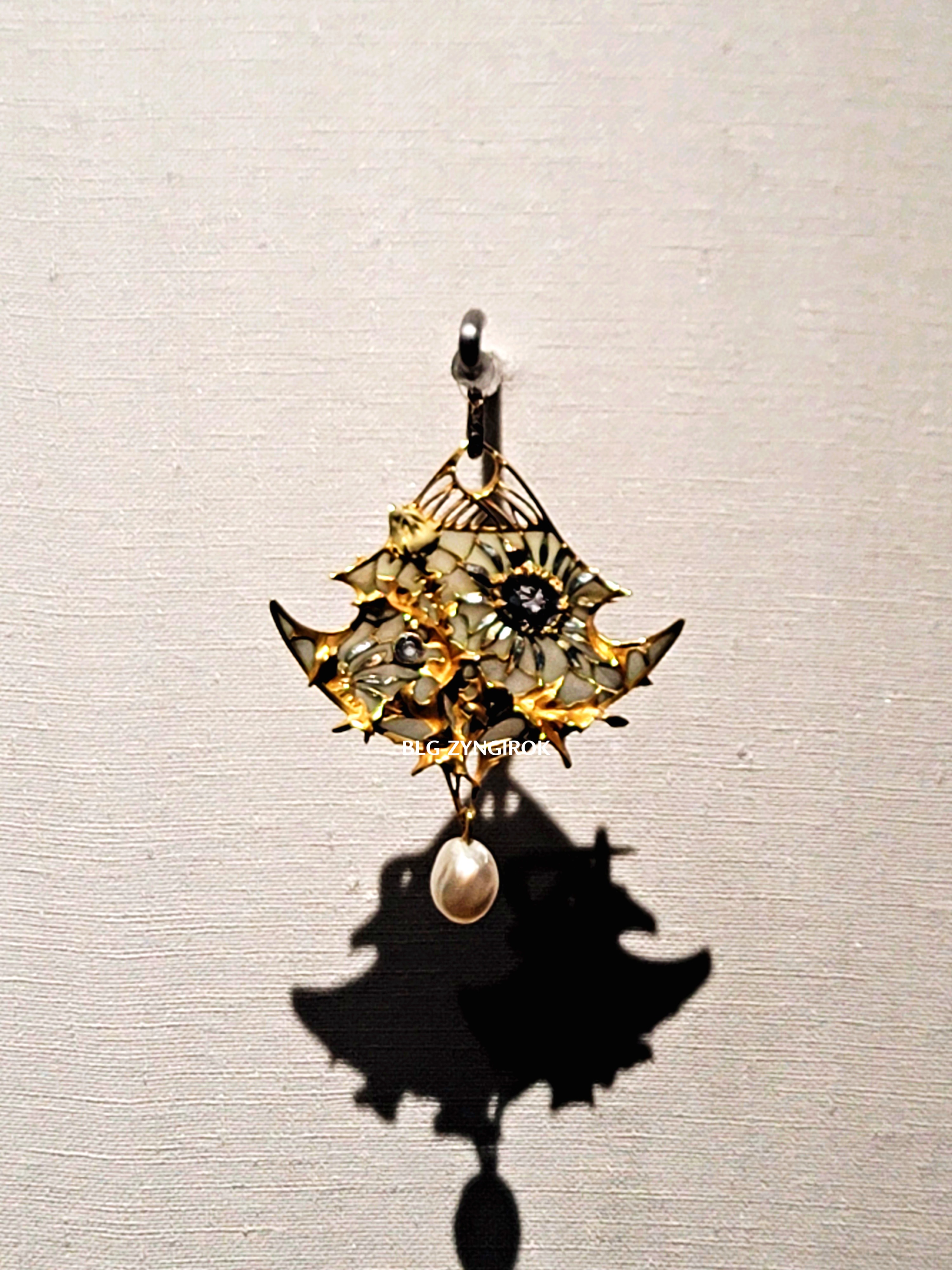 롯데타워 - 롯데뮤지엄 고혹의 보석 매혹의 시간 - 벨 에포크 전시품 모습이다.