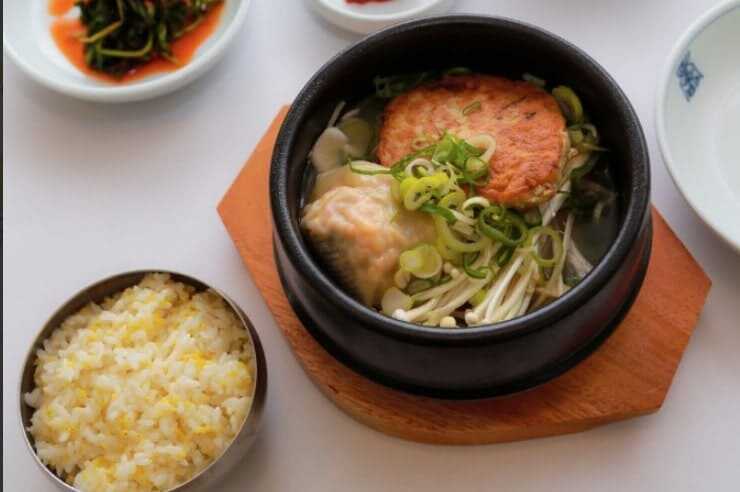 깡통만두 대표 메뉴 온반(이북식 국밥) 