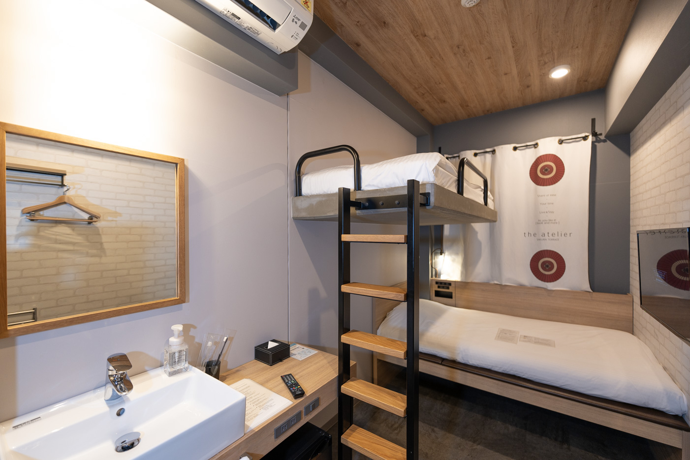 Original source photograph 7 for Kyoto Hotels: 3 Stay Records and 2 Official Introductions