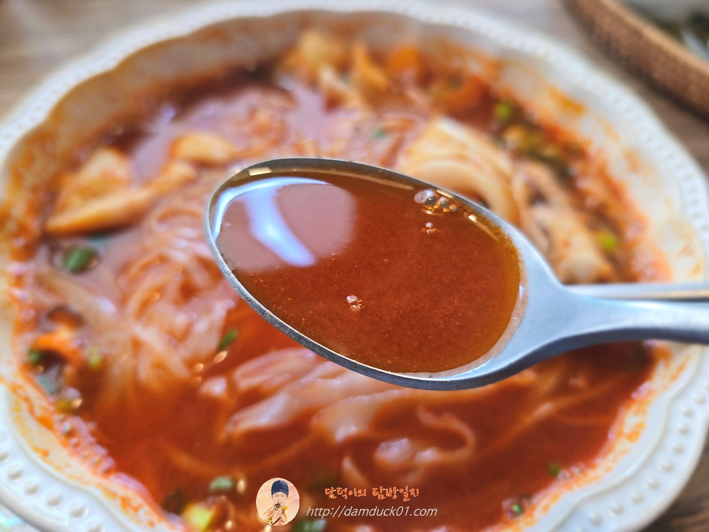매운 통오징어 쌀국수