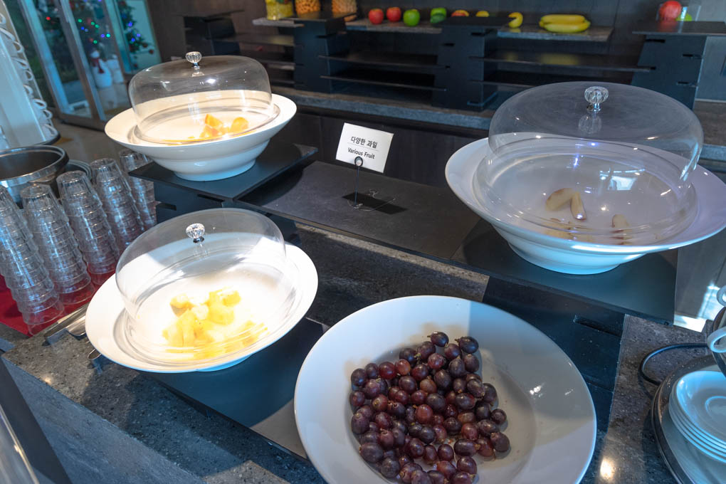 속초 라마다 호텔 조식 뷔페 과일