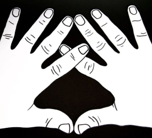 손톱에 세로줄이 생기는 이유와 검은 세로줄 원인