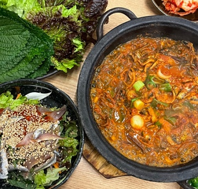 백반기행-송도-멸치한상-멸치쌈밥-바다를쌈하다