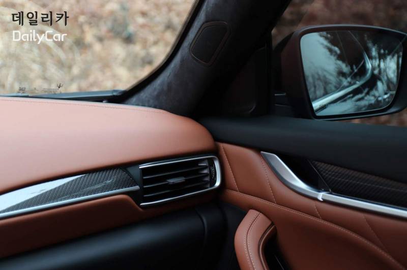 마세라티 르반떼 모데나 S