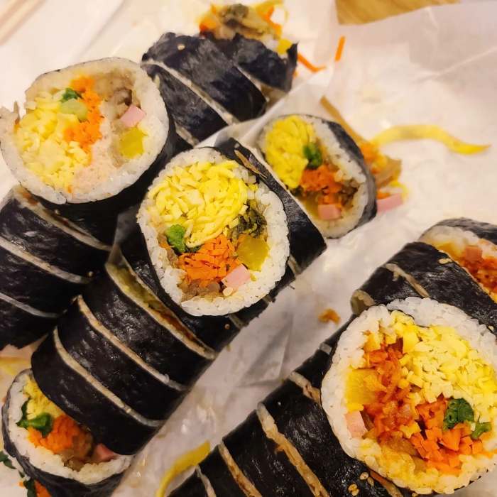 제209회 놀라운토요일 매콤진미 묵은지참지 소불고기 3종 김밥 생토마토 떡볶이 차태현 유연석 추천 놀토 서울 중곡제일시장 맛집 소개