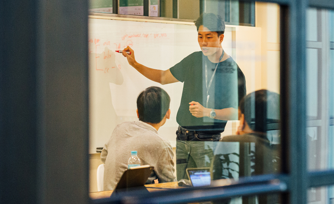 네이버 기업 문화 - How We Work - 사용자들과 동료들 앞에 정직하게 네이버 기업 문화 - How We Work - 사용자들과 동료들 앞에 정직하게