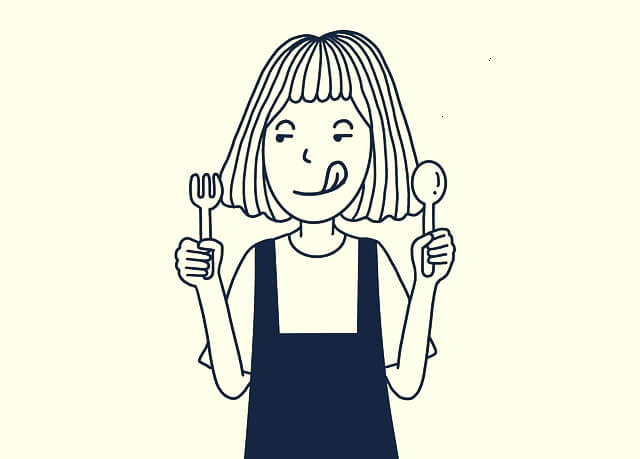 수저와 포그 들고 기다리는 아이