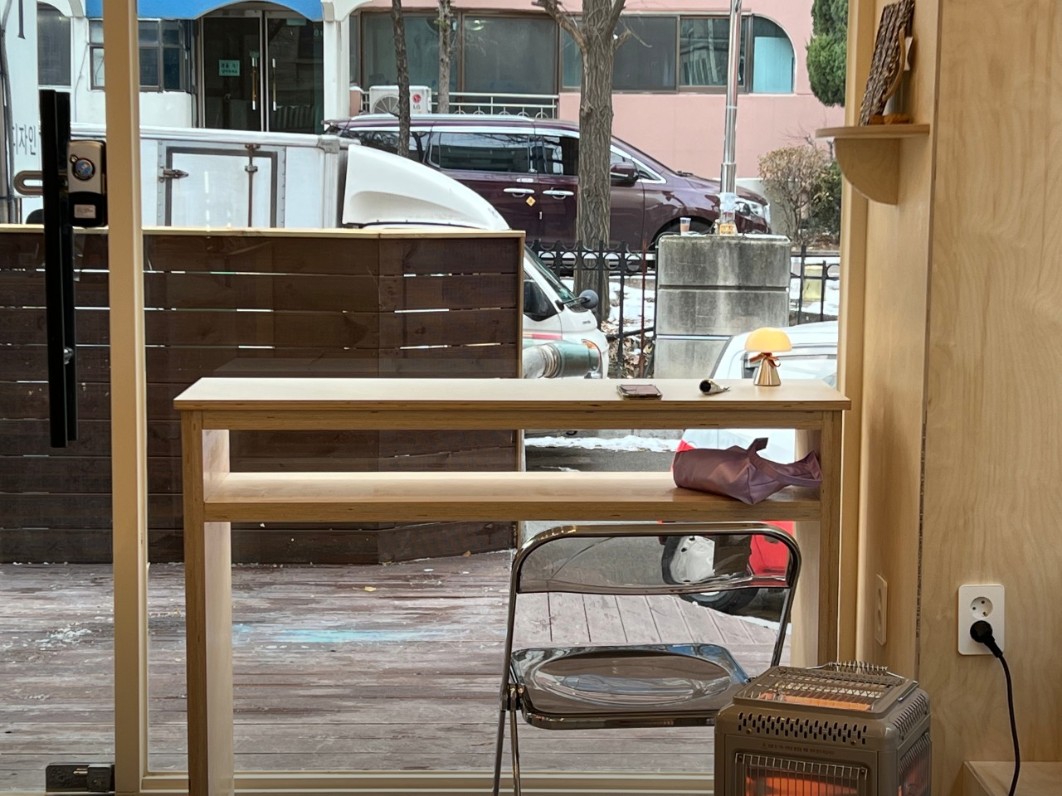 온다젤라또 본오점 인테리어.