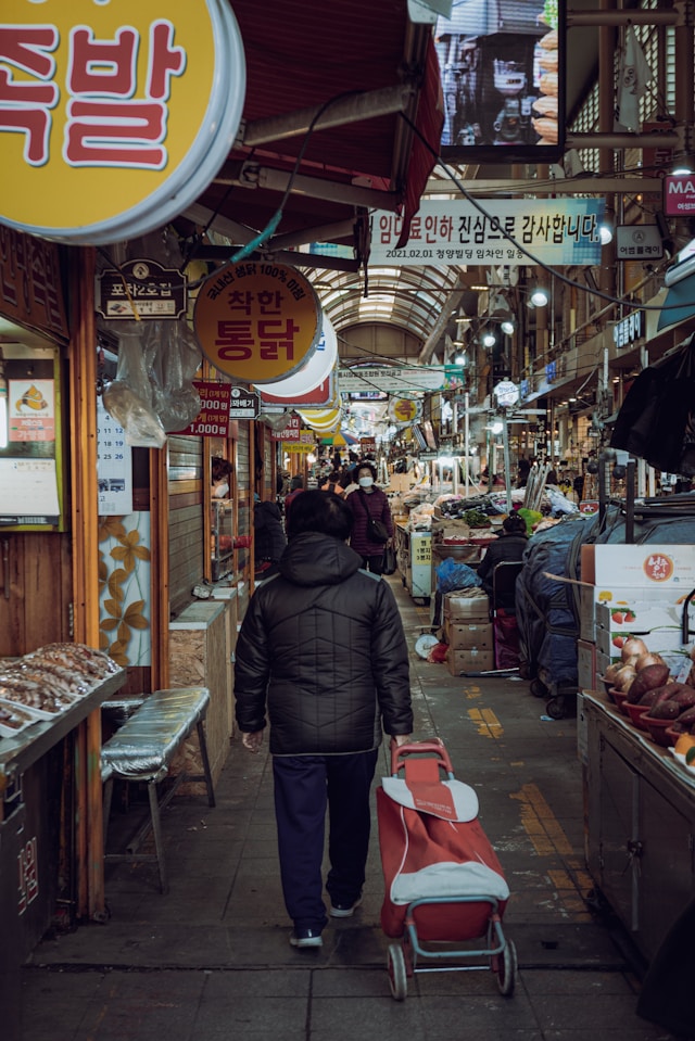 장보기 장소에 따른 차례상 비용 구조와 평균 차이
