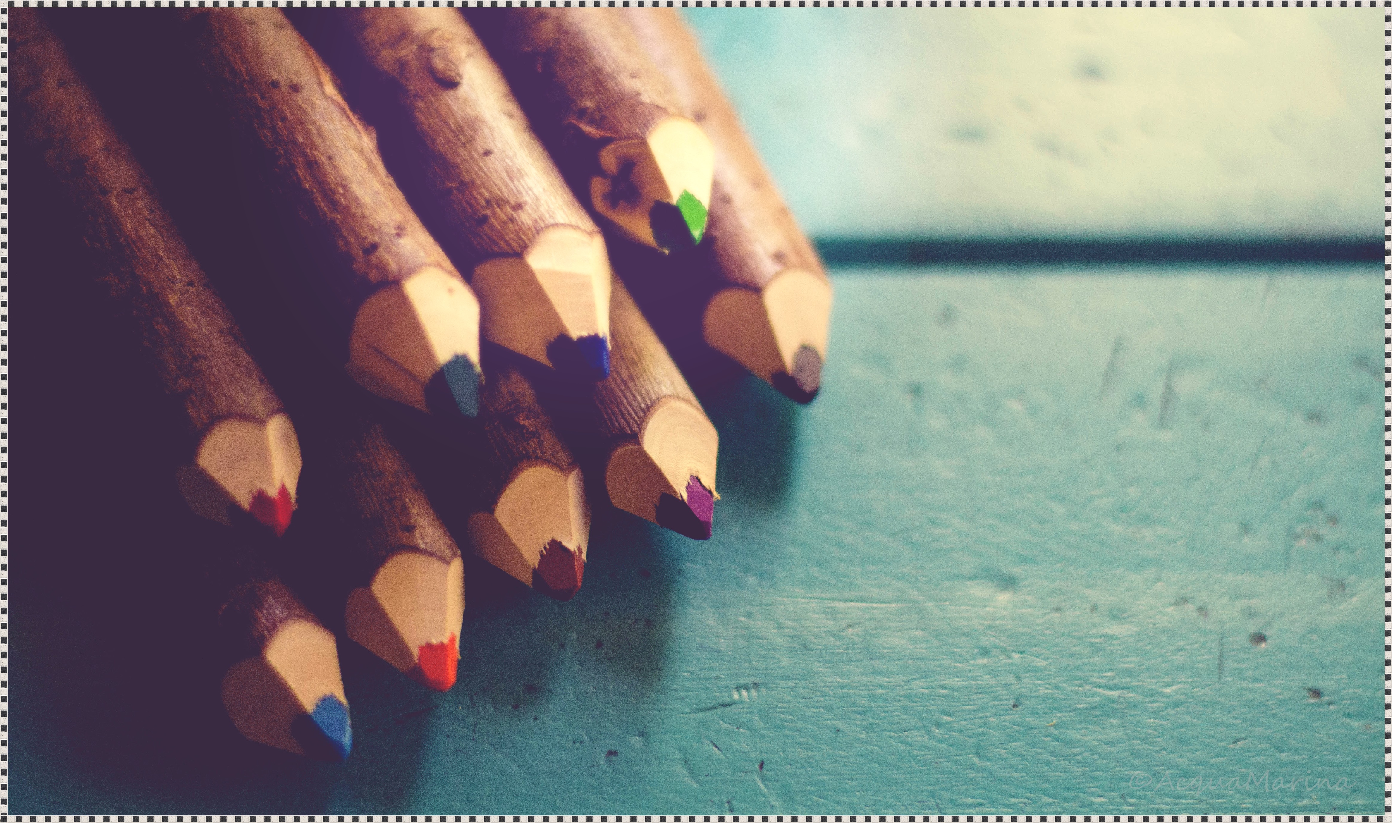 새로운 시작을 위하여 ❘ 제2의 인생을 위하여 여러 색깔의 색연필