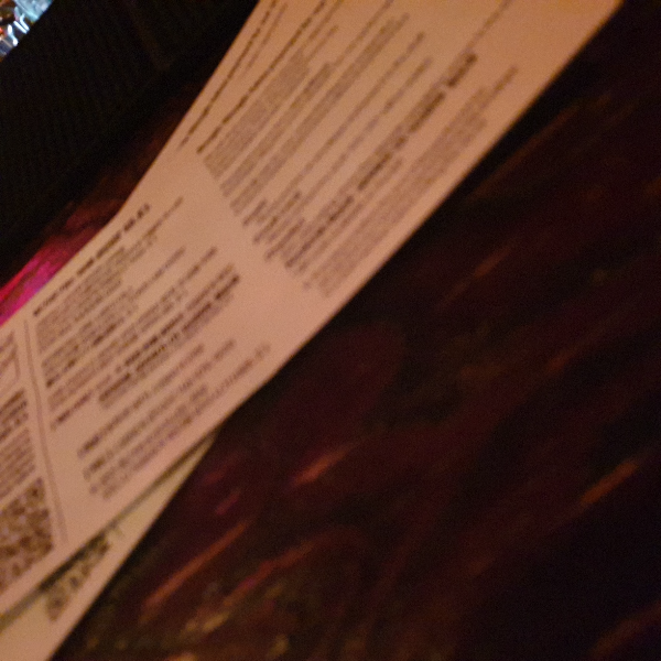 글씨가 프린트 된 봉투 2개. 이곳에 공연료를 넣어주면 된다.