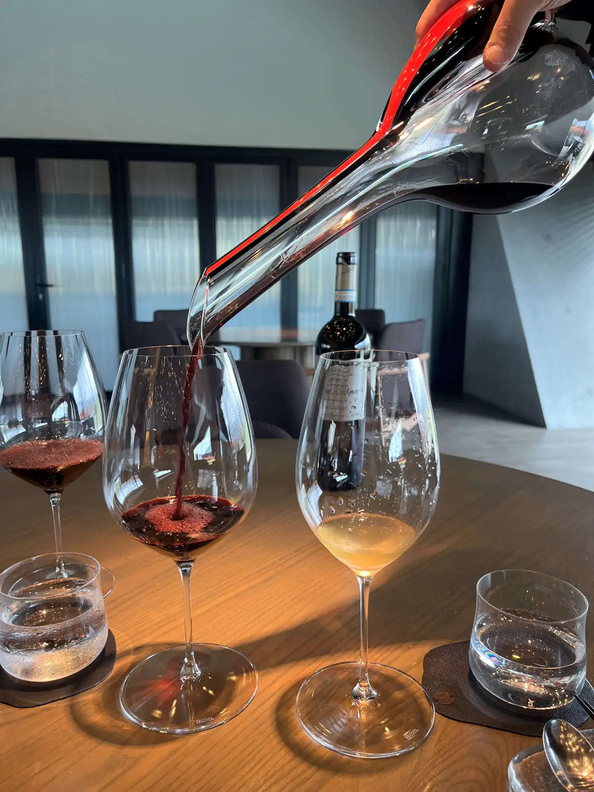 홍콩-모수-레드와인