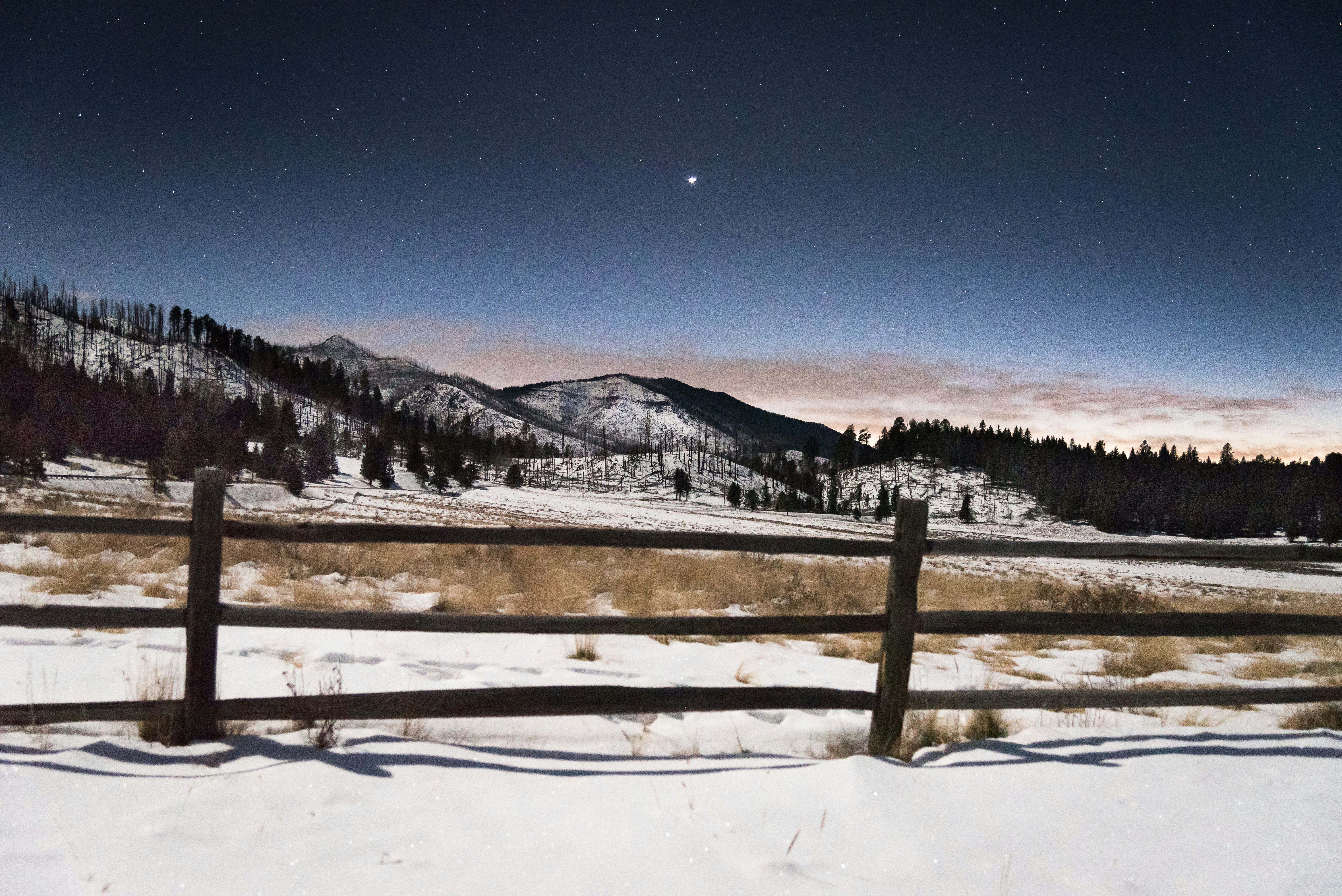 별빛이 가득한 겨울밤 풍경 관련 사진