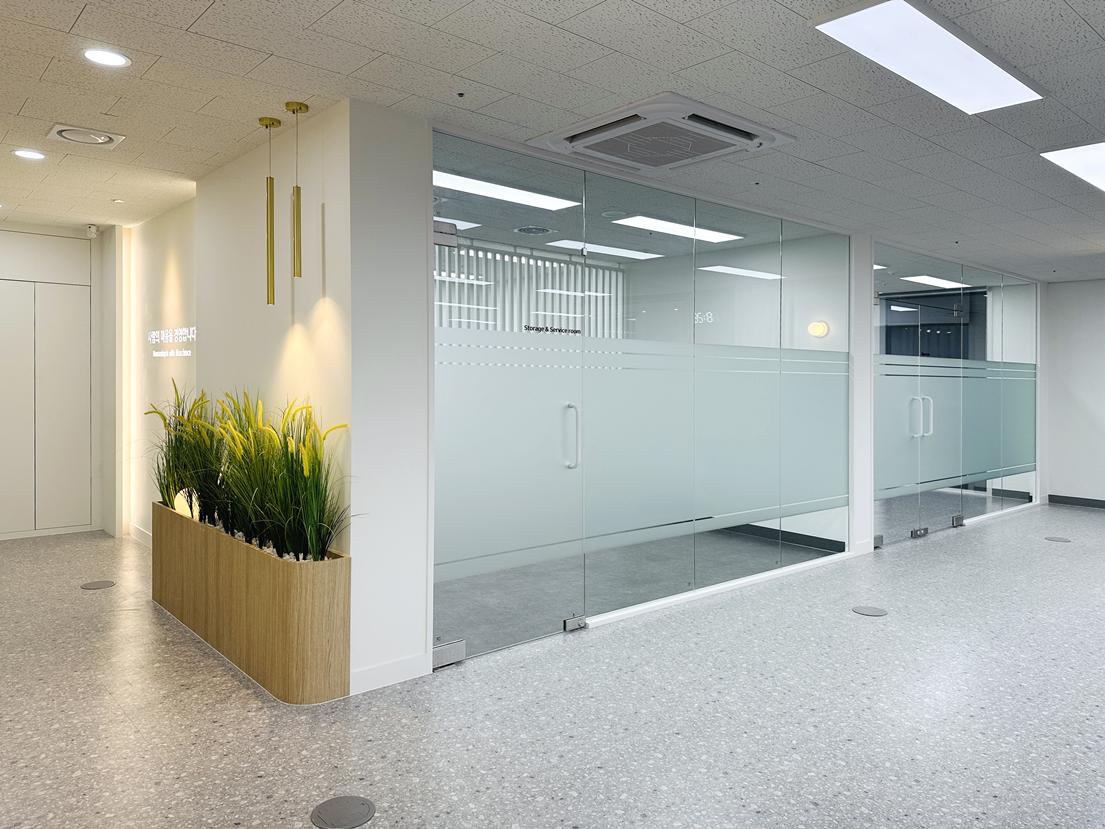 사무실유리가벽인테리어