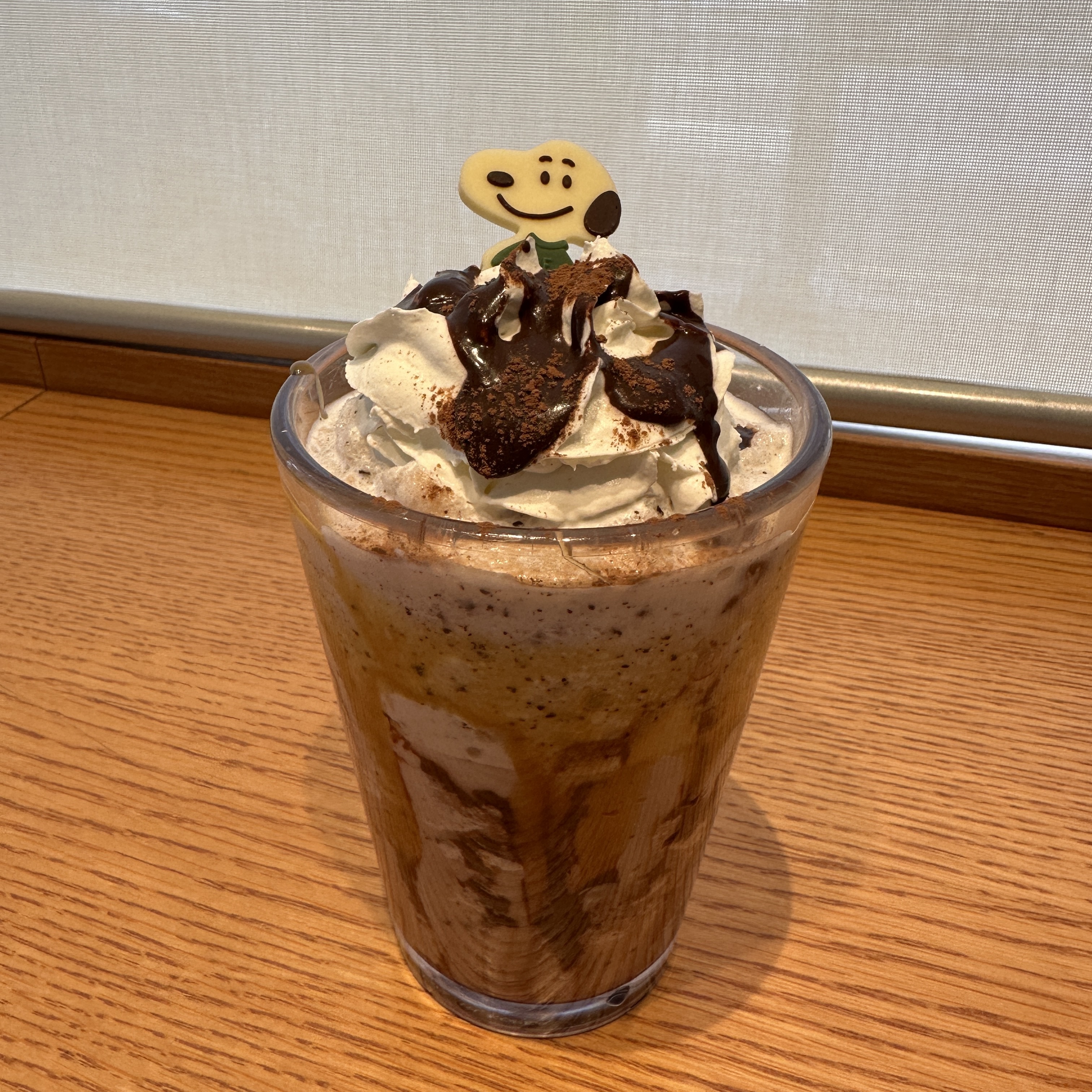 조카인드스누피초코카라멜프라푸치노