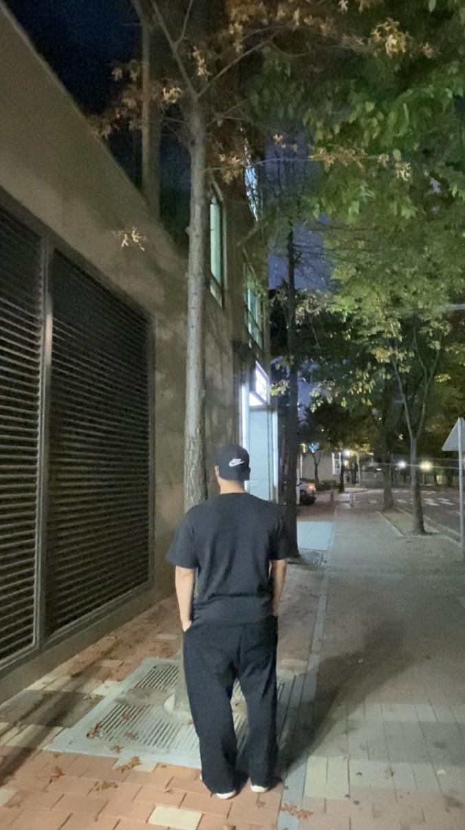 데일리룩(오뭘입)나이키 헤리티지 스냅백 블랙, 어커버 반팔, 무신사 스웨트 트레이닝팬츠, 아디다스 크레이지 8, 빈티지패션, 데일리룩, 남자데일리코디, 남자데일리패션, ootd