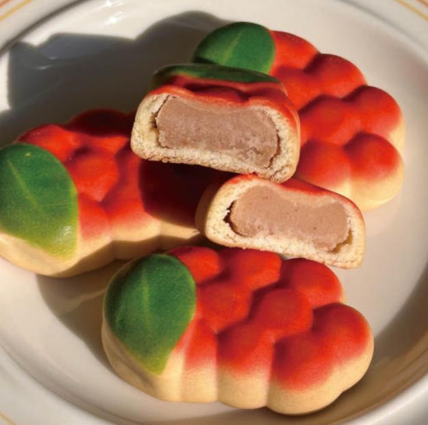 6시내고향 문경 오미자빵을 반으로 가른 모습