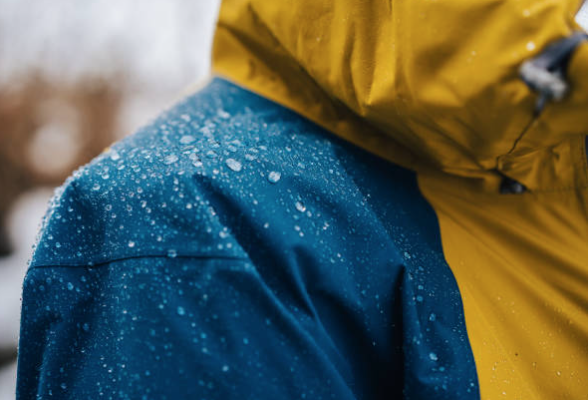 고무처럼 늘어나는 방수 천? 고어텍스의 우연한 발명