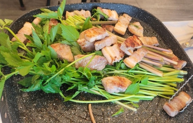 생방송투데이 미나리삼겹살 청도 맛집 정보(외국인의밥상)