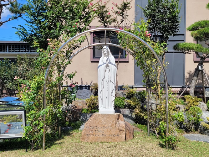 전주 서학동성당 성모상