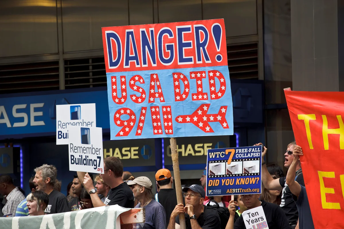 음모론적 사고의 위험성 01