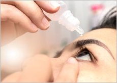 눈건강이 나빠져 힘들어 하는 사람들 이미지