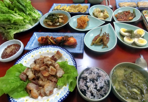 반찬 20가지가 나오는 강진의 시골밥상