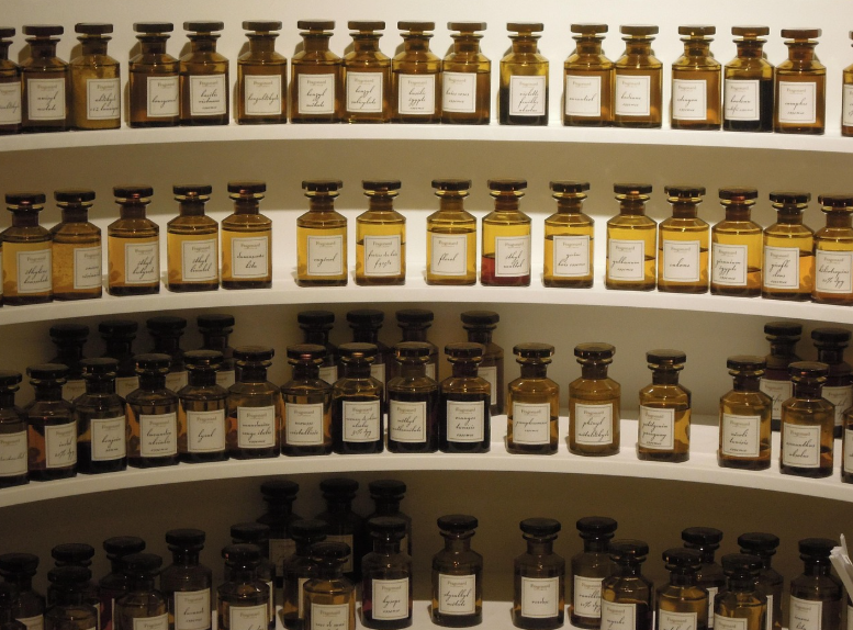 나만의 향기 찾기: 디퓨저 & 향수 DIY