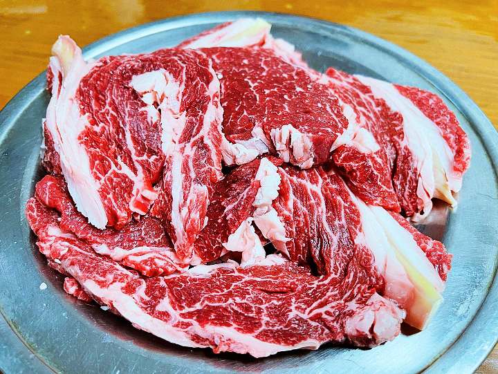 생방송오늘저녁 양평 두물머리 용문사 현지인들만 아는 찐 로컬 맛집 정육점 식당 돼지 주물럭 돼지육회 맛집 추천