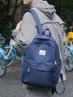 실용적으로-어디서나-메고-다닐-수-있는-학교가는-가방