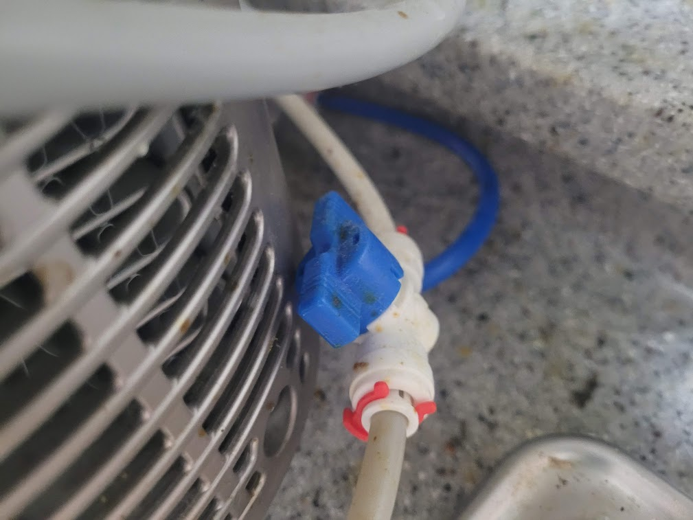 정수기 중간 벨브