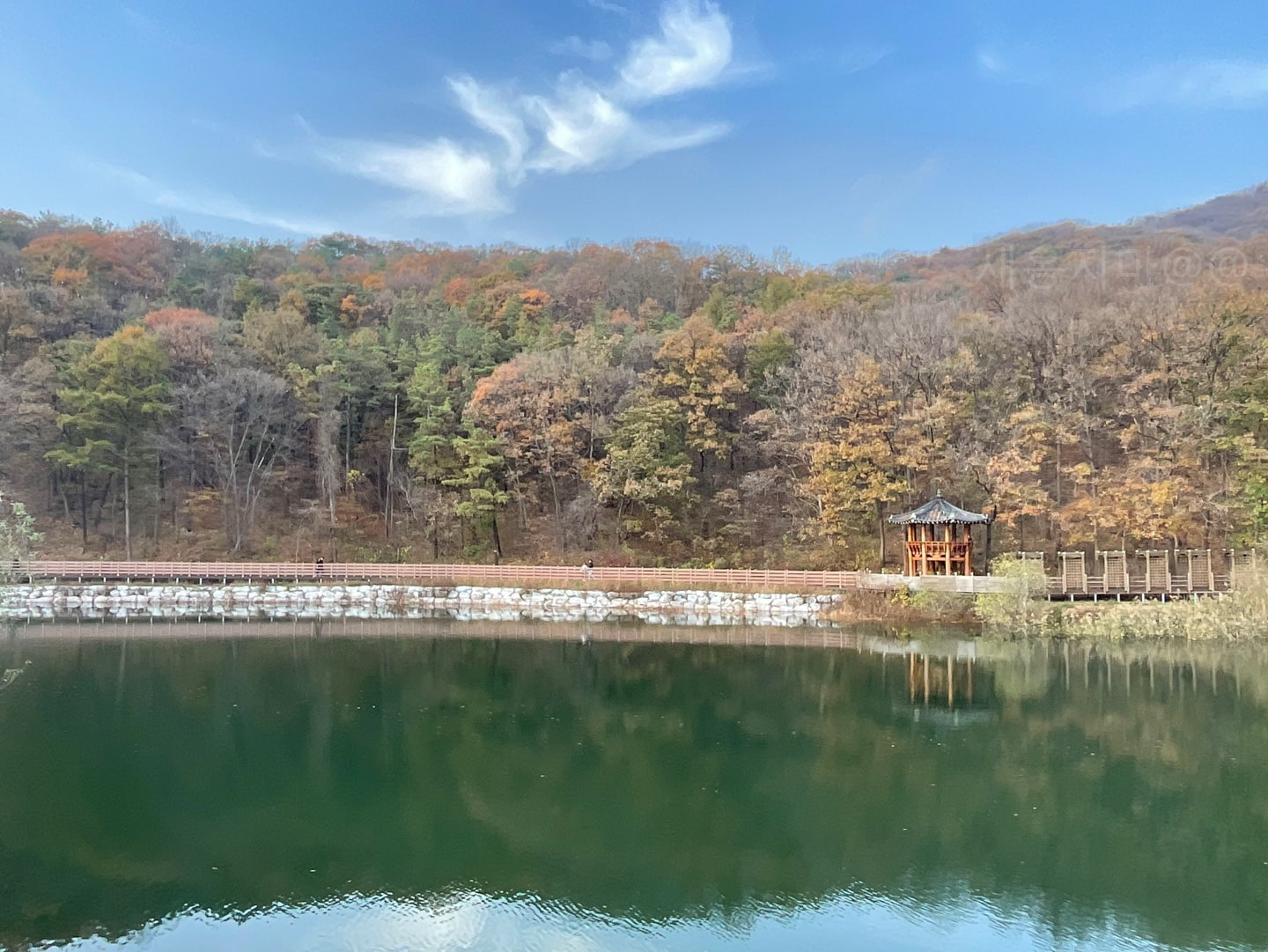 마장호수-둘레길-정자모습