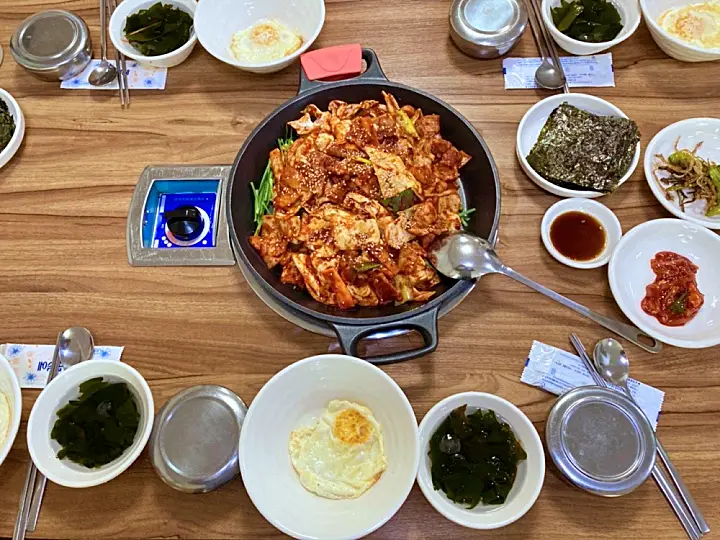 파주 탄현 신의한수 맛의결정타 30년 전통 제육볶음 돼지고기 두루치기 맛집 추천