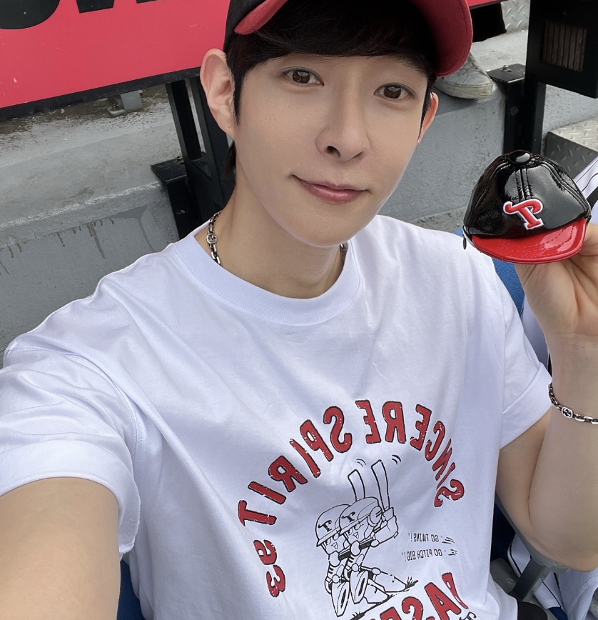 가수 라이언의 인스타그램 근황 모습