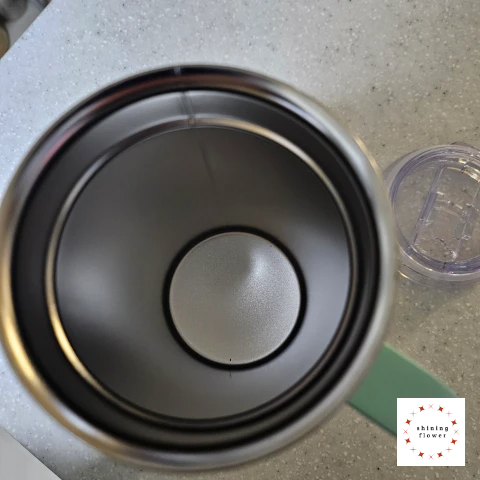 글라스락 플레인 머그 텀블러-텀블러 입구와 내부