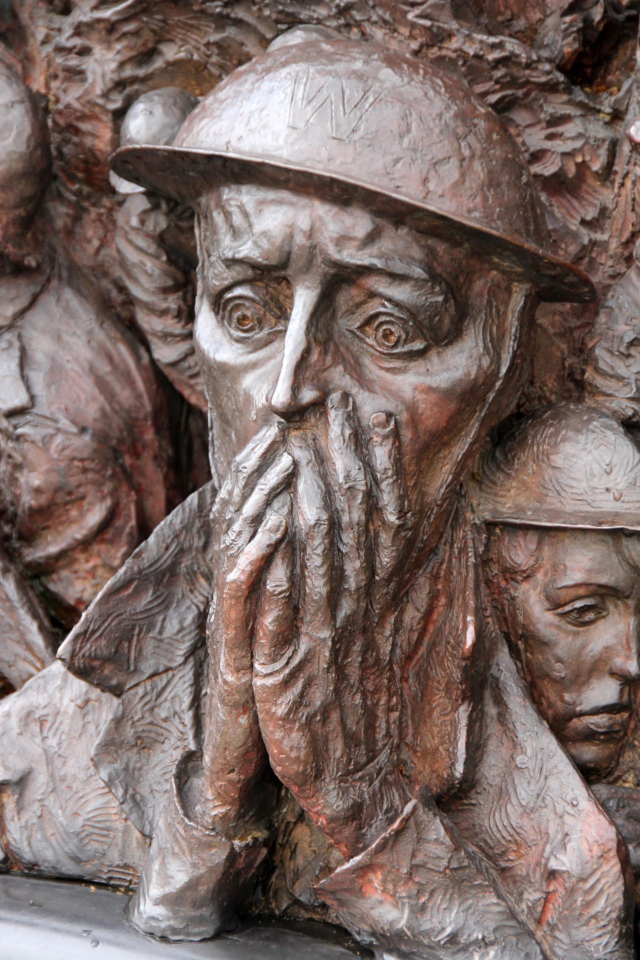 오래 앉아 있으면 치질이 생기는 이유