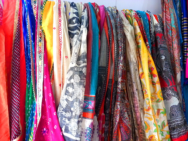 다양한 사리옷감