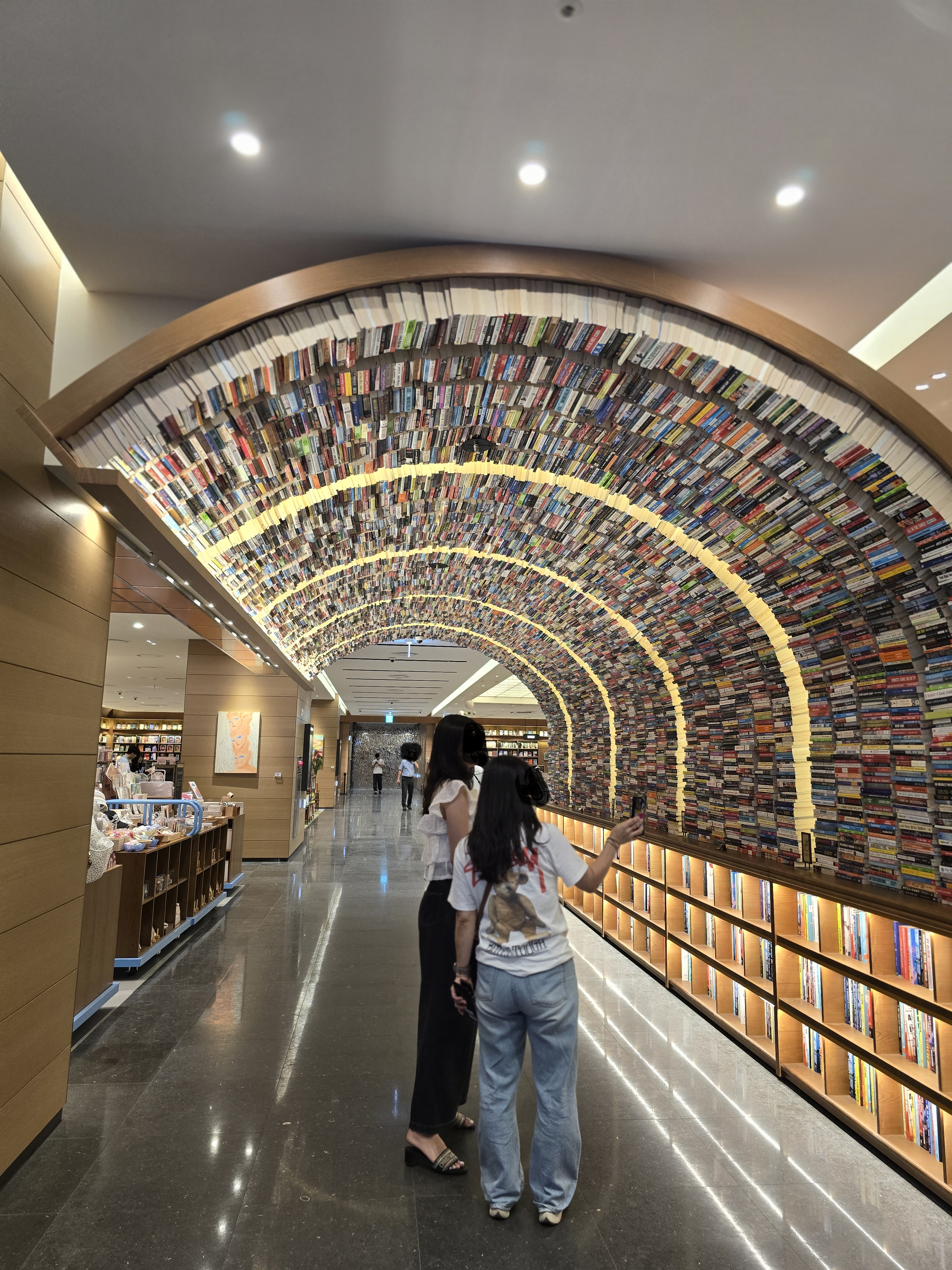 여의도 북카페 TP타워애 아크앤북 입구