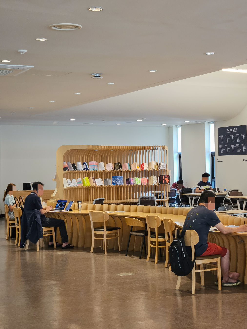 망포 글빛도서관 종합자료실